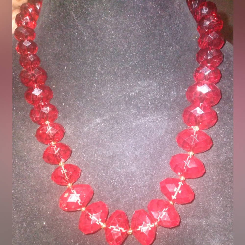 Joan Rivers red faceted acrylic necklace